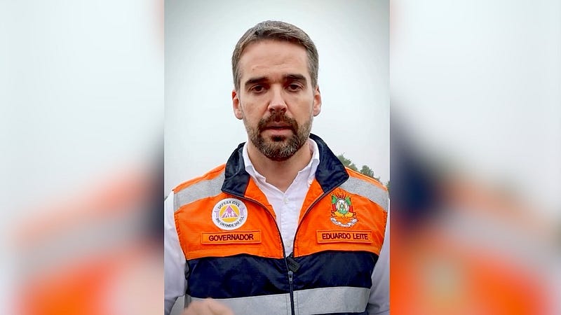 Governador do Rio Grande do Sul pedindo doações por PIX para a tragédia no estado